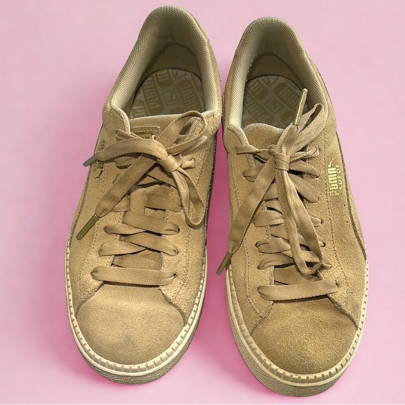 Puma Shoes - Women’s size 8.5 Puma Tan Sneakers Suede Low-Top Casual trainer runner sneakers